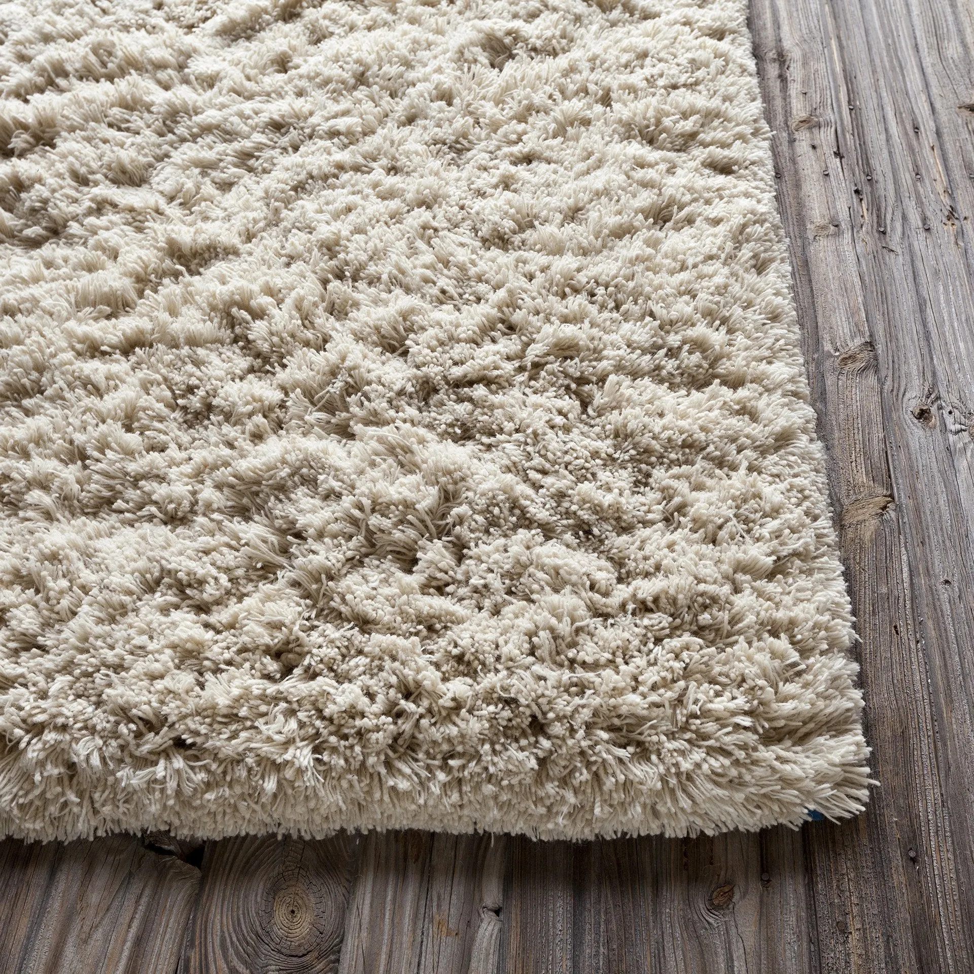 Ambiance Collection Hand-Woven Area Rug