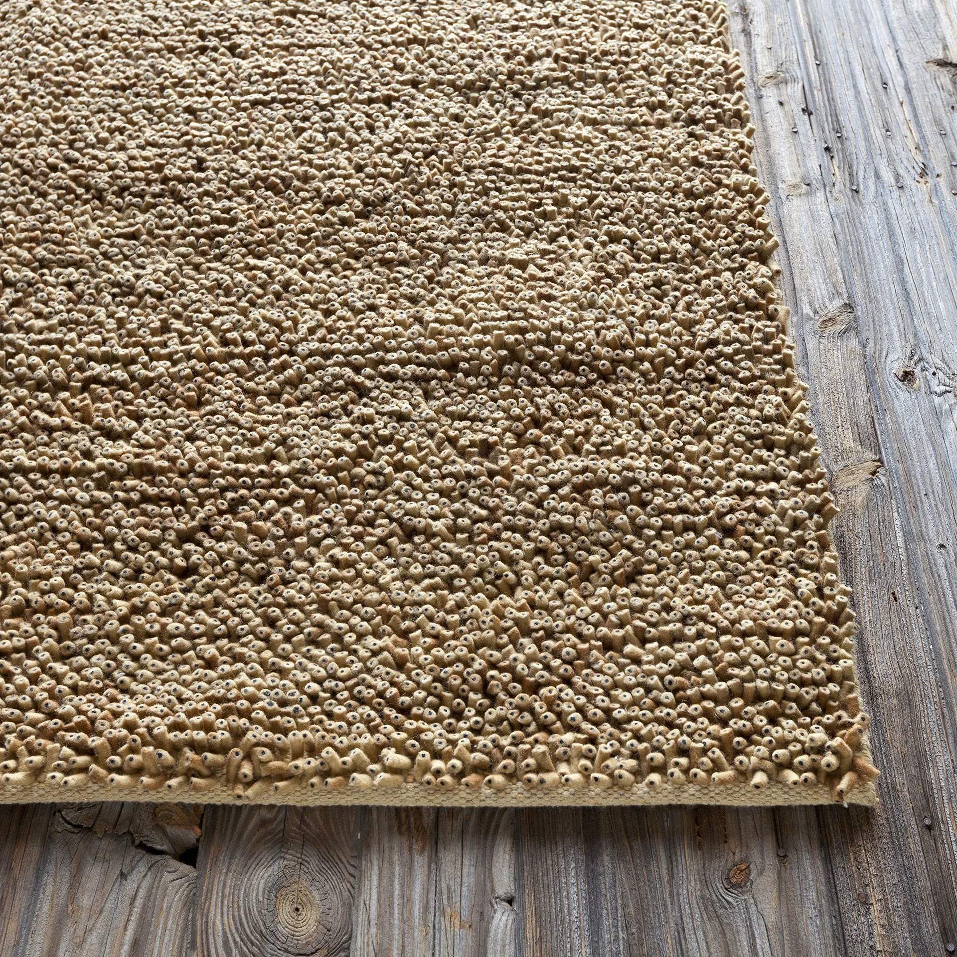 Ambiance Collection Hand-Woven Area Rug