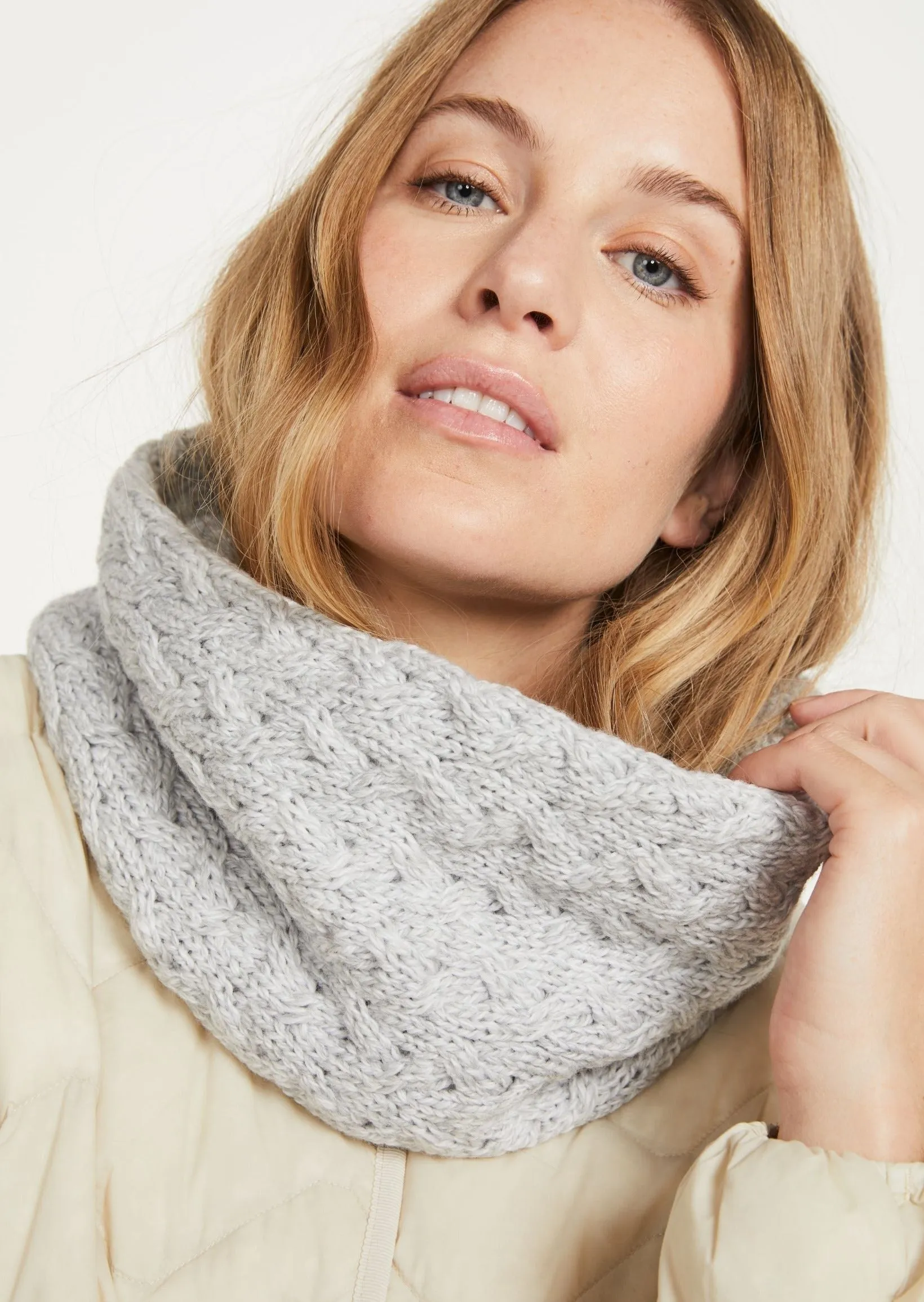 Aran Infinity Cable Scarf | Grey