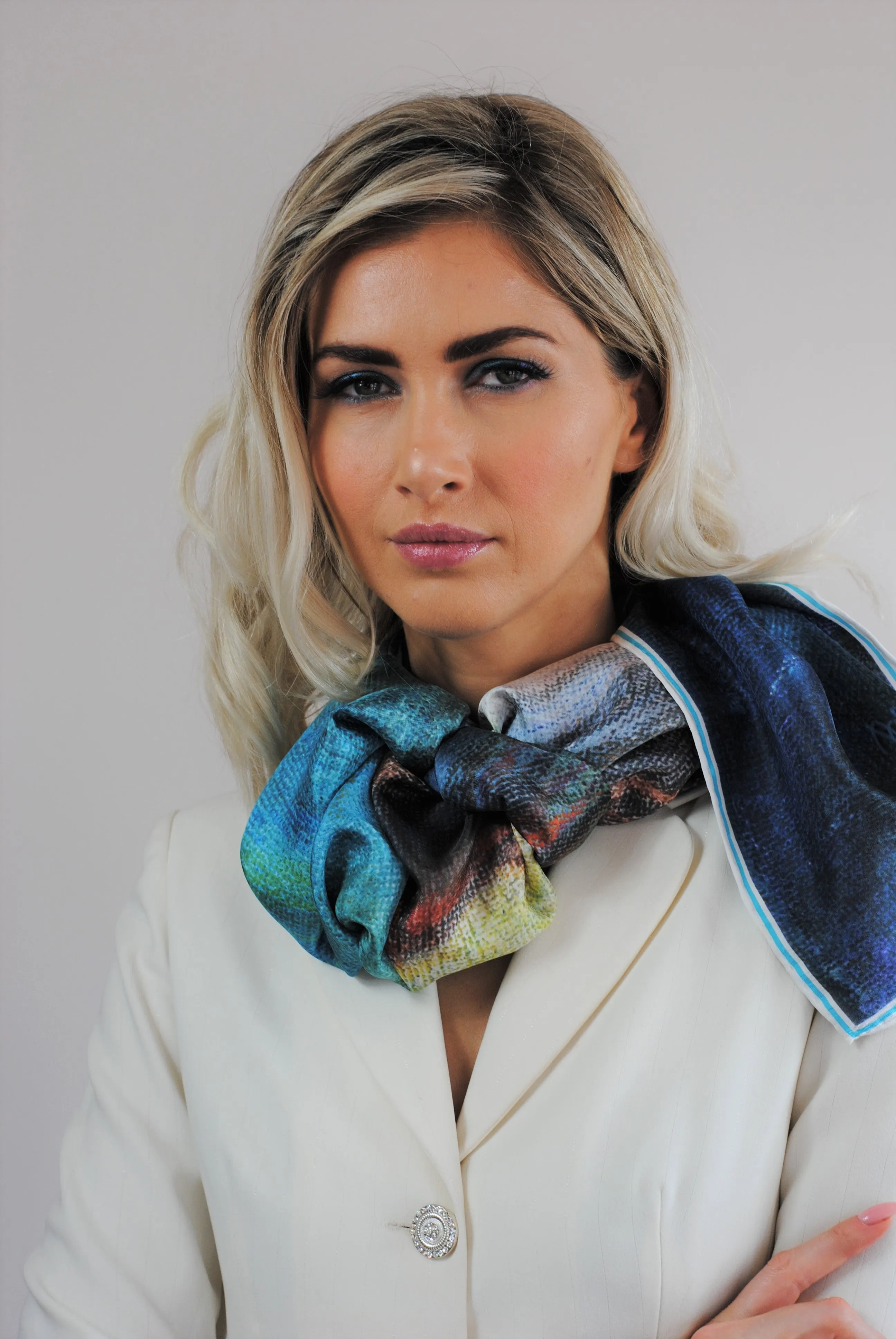 BE GRATEFUL. LADY UNIVERSE Designer 100% Silk Art-A-Porte Scarf