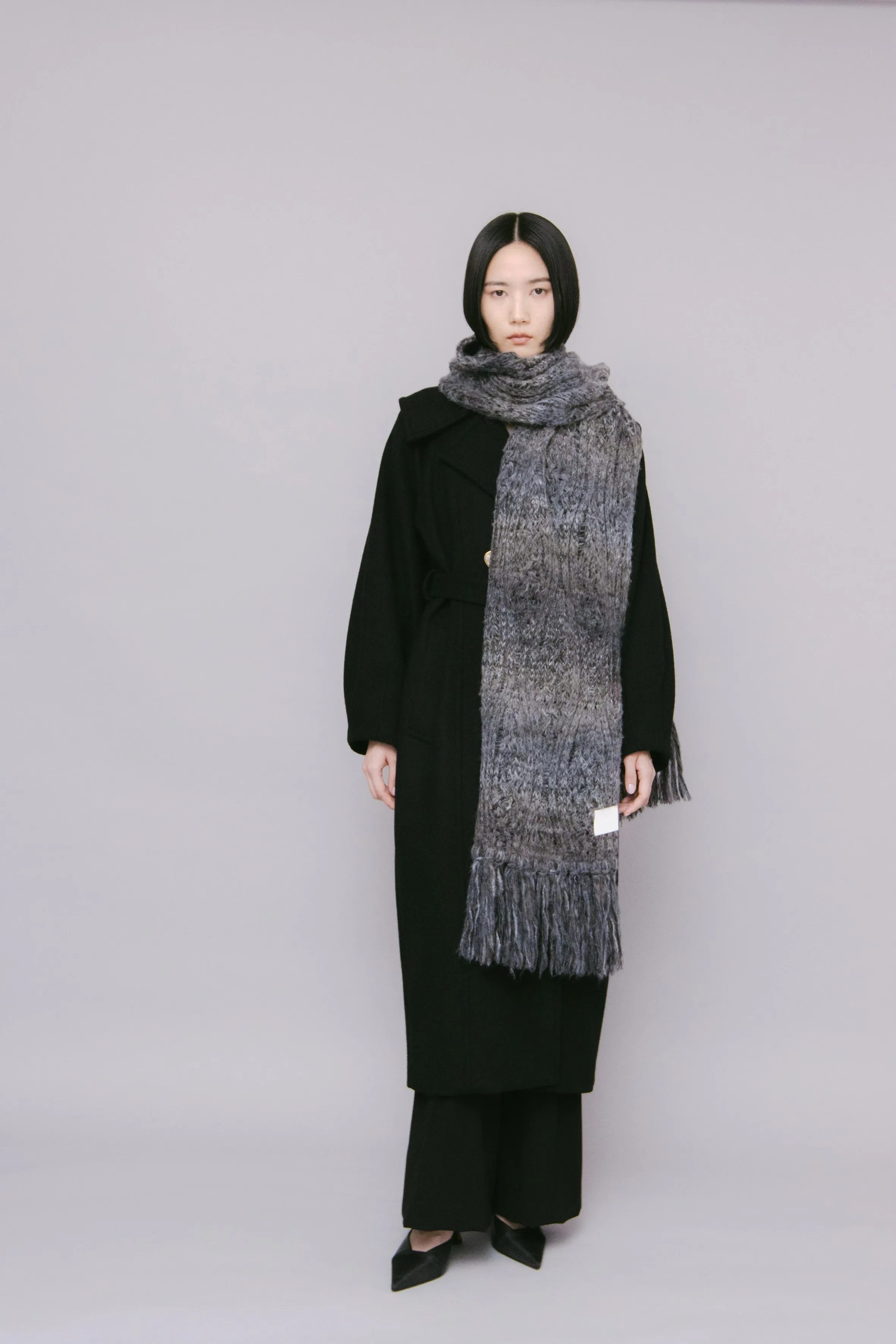 Curvy wool coat (Black)