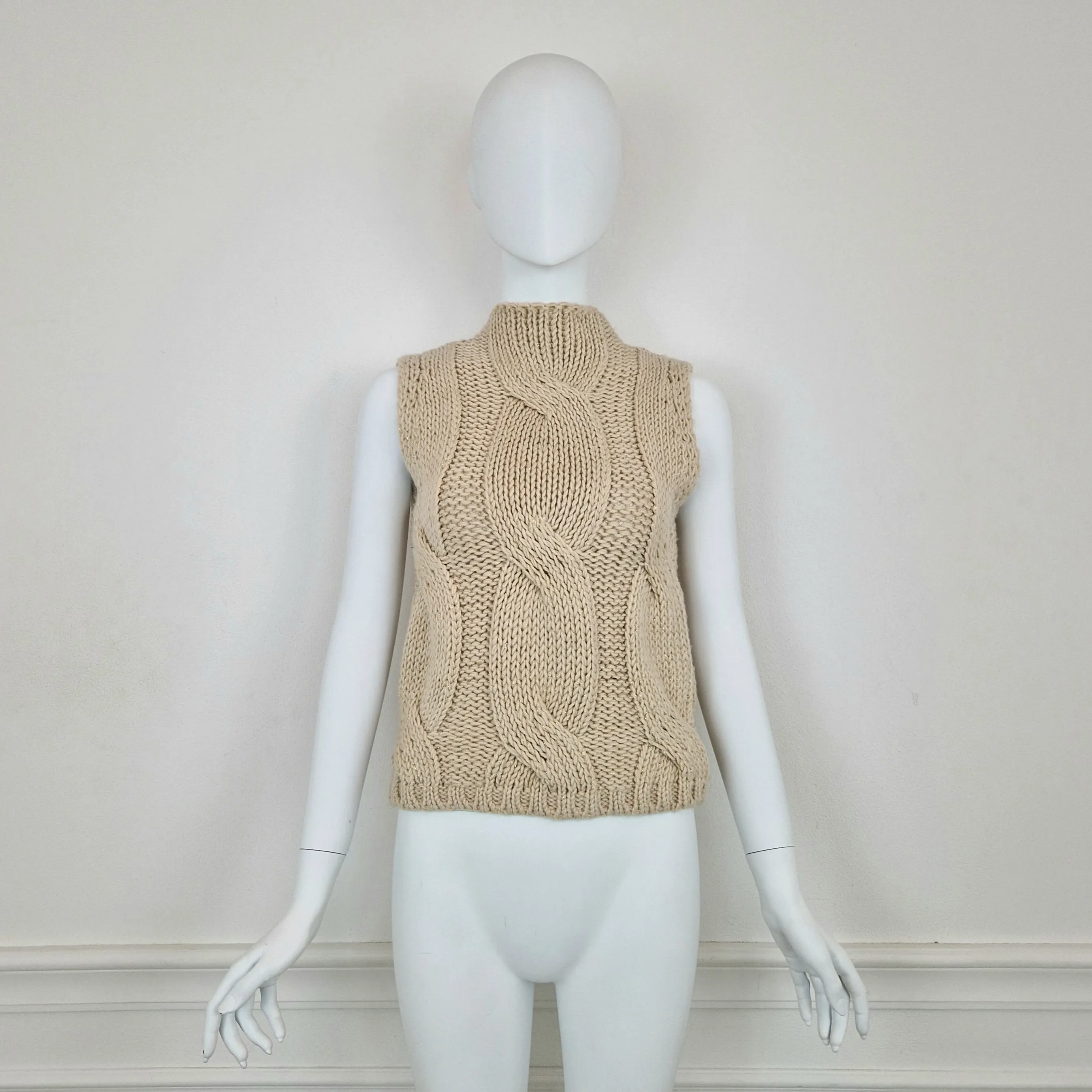 Gilet beige collo alto con trecce