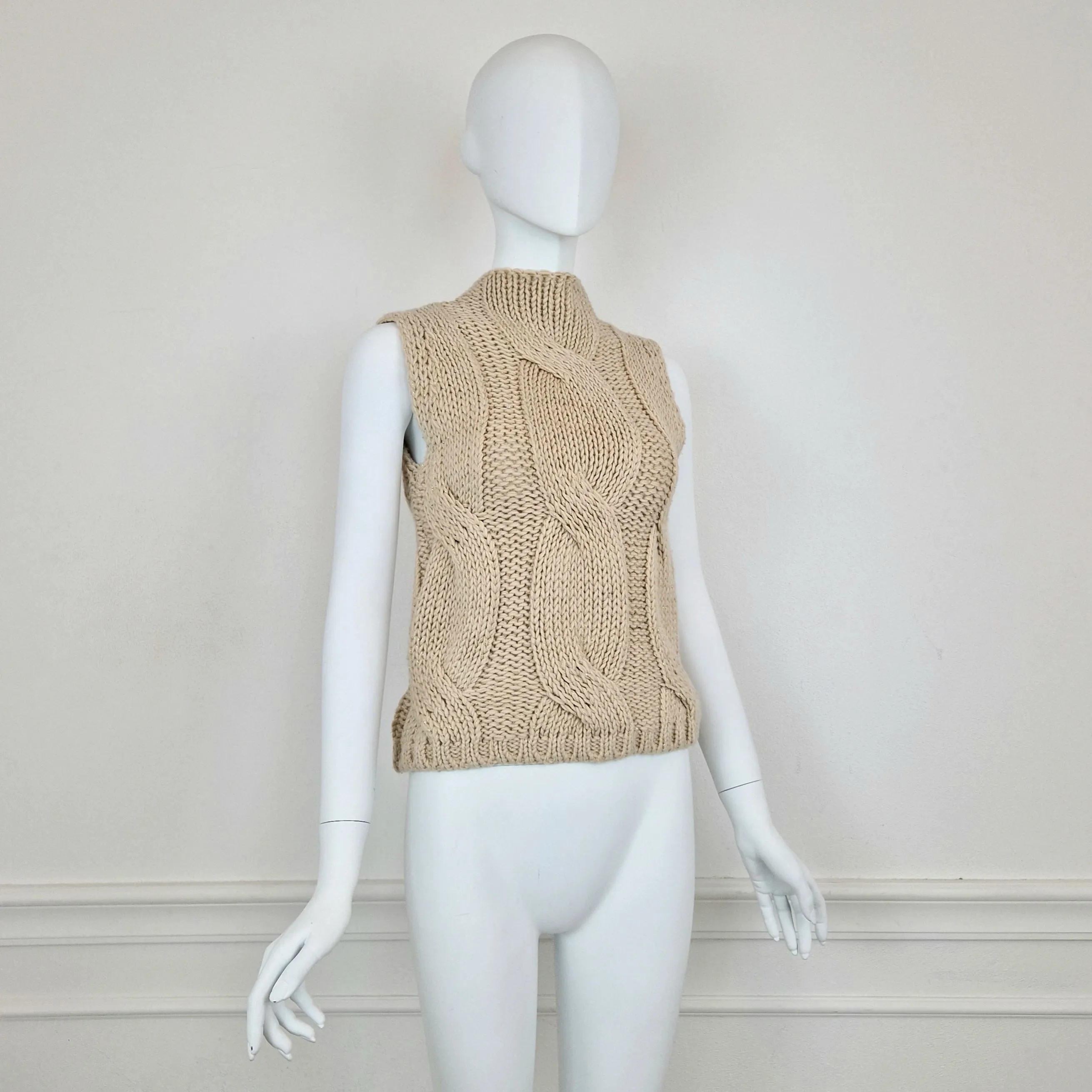 Gilet beige collo alto con trecce