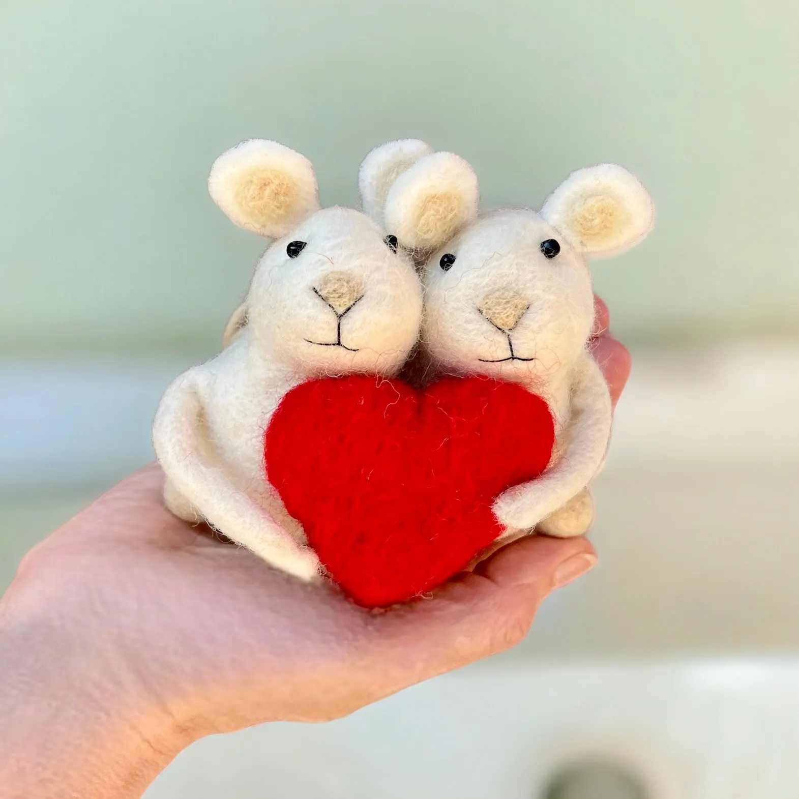 In love felt mice Valentine Birthday Gift Wedding Couple Bride Shower Gift Hugging Mice Wedding Cake Topper Unique Gift