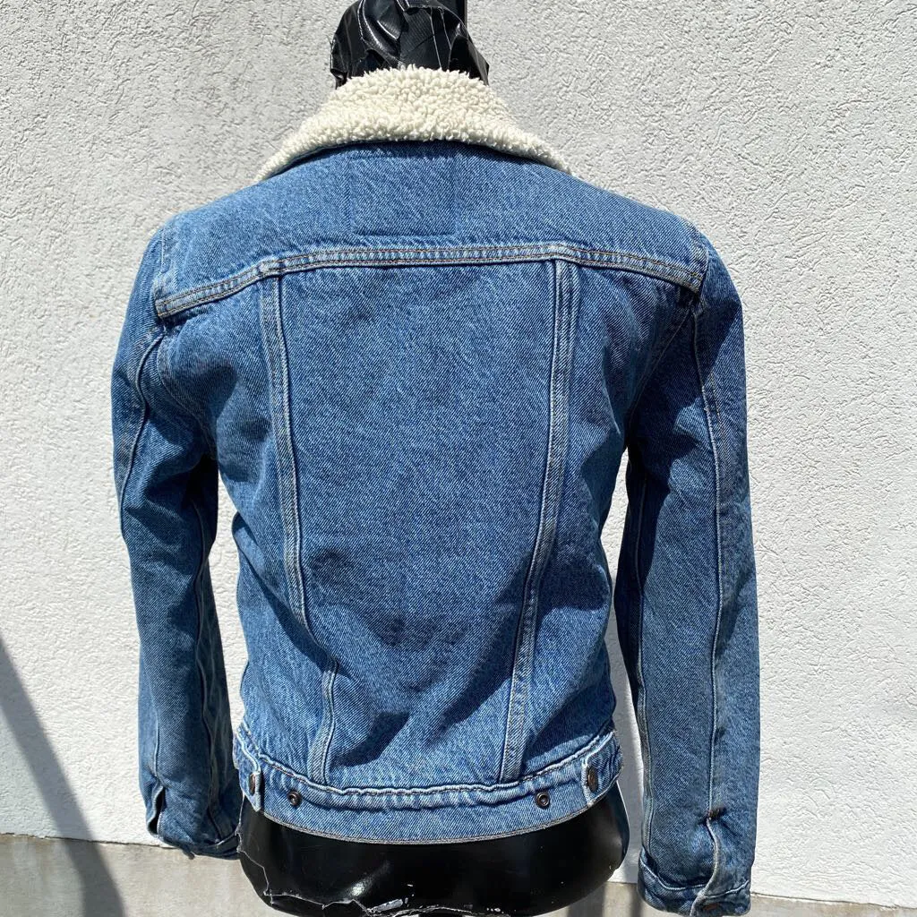 Levis sherpa denim jacket XS