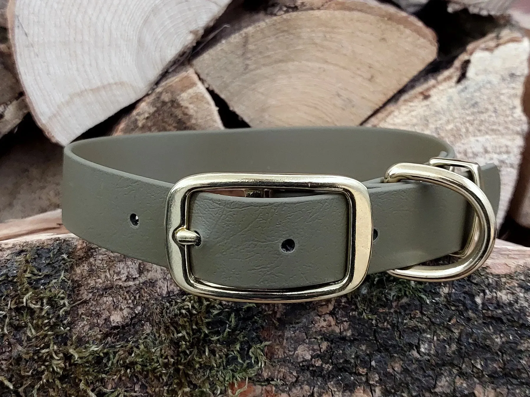 Olive Waterproof Collar