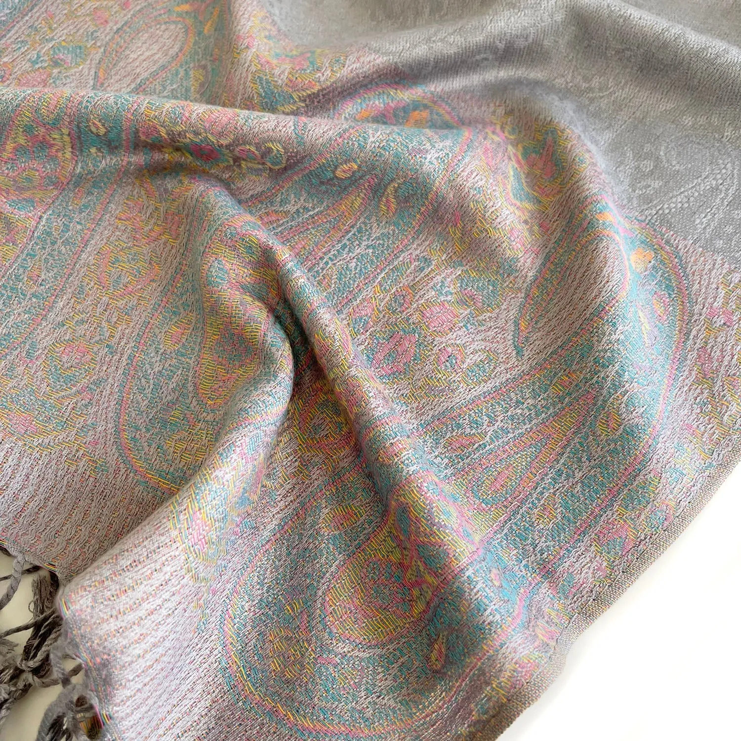 PAISLEY PRINT SILVER LIGHTWEIGHT PASHMINA SHAWL SCARF