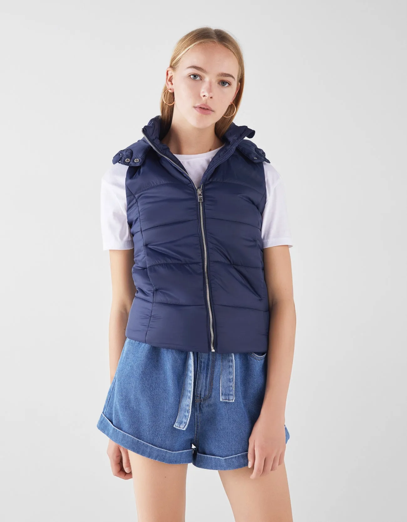 Quilted gilet with hood