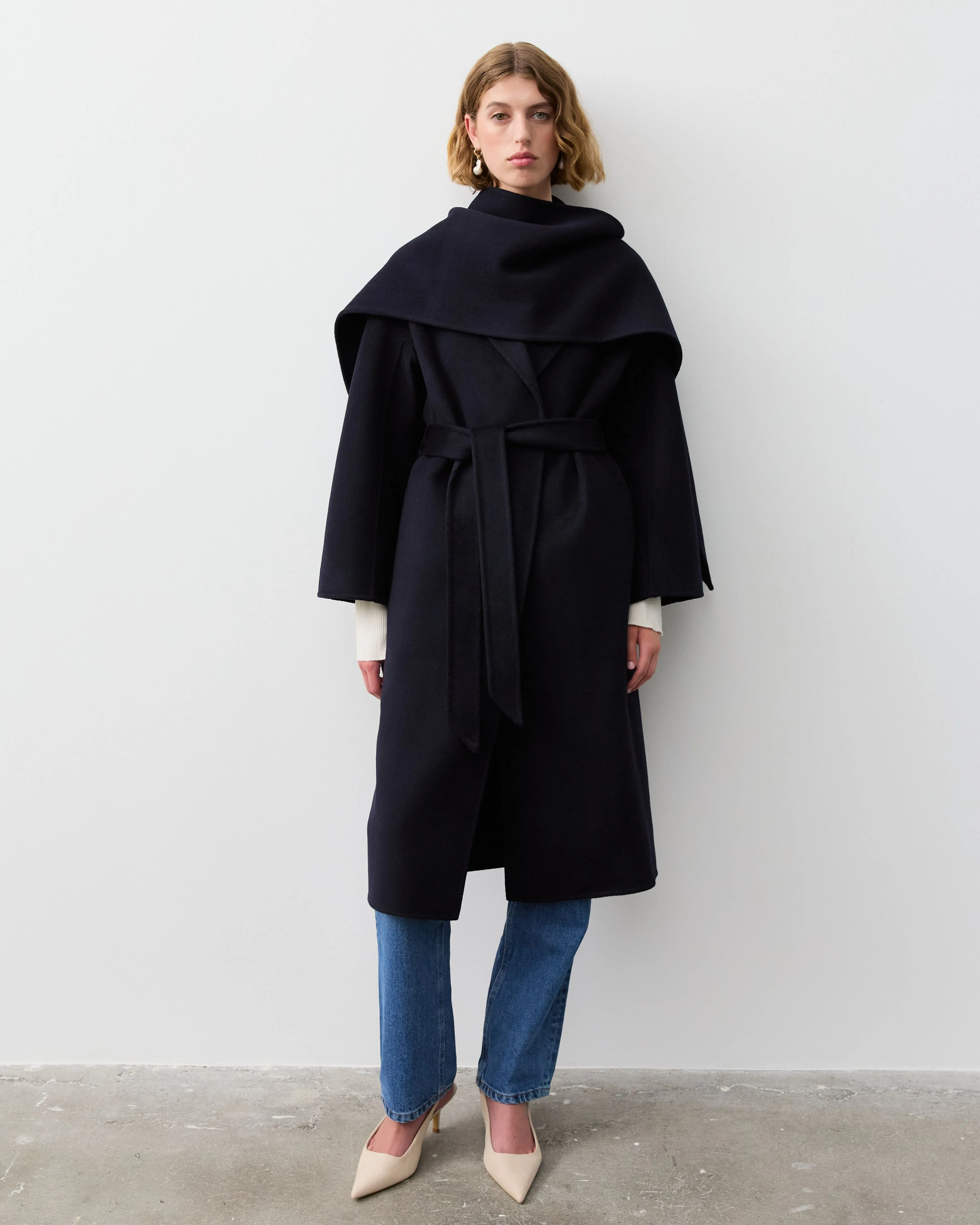 THE CURATED CLASSIC COAT - NAVY