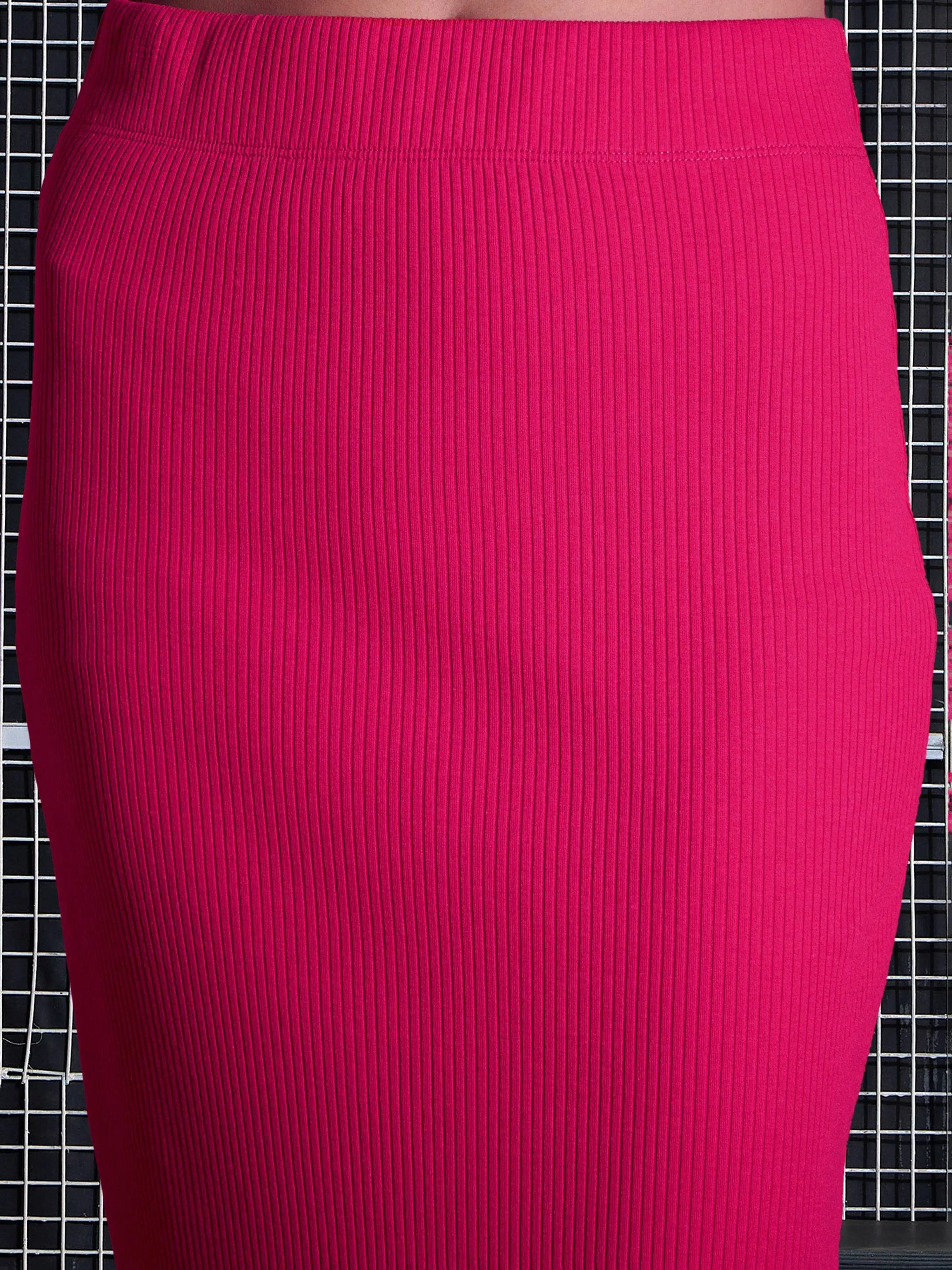 Women Magenta Rib Pencil Skirts